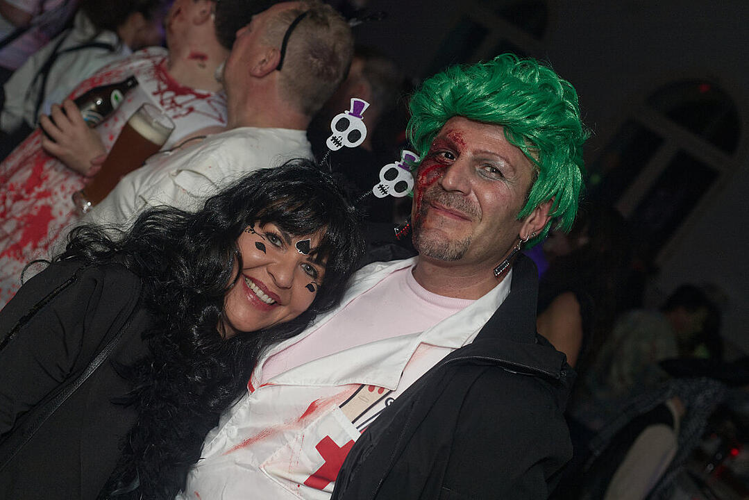 ME & MY (ZOMBIE) GIRLS HALLOWEEN