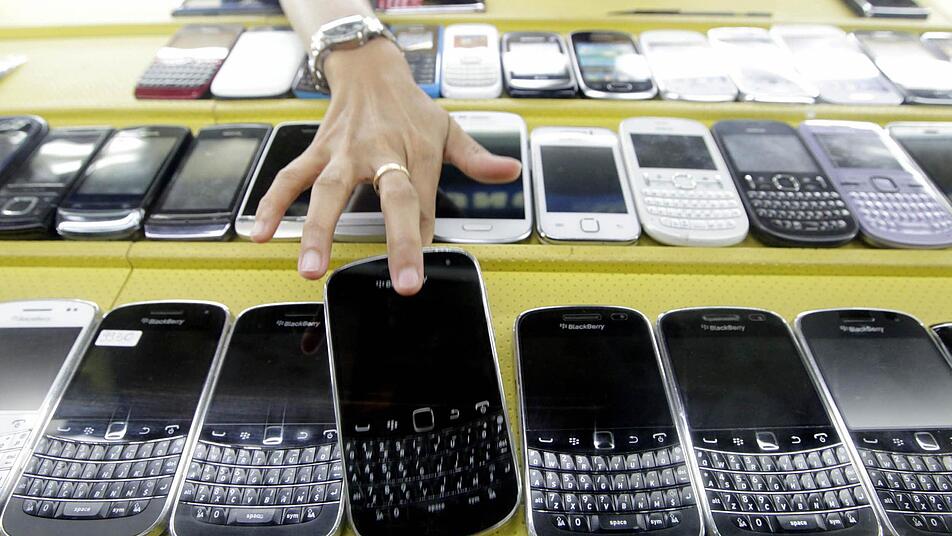 Form und Tastatur waren Markenzeichen und Erfolgsfaktoren für Blackberry. Das aber reicht nicht mehr. Foto: Mast Irham/dpa