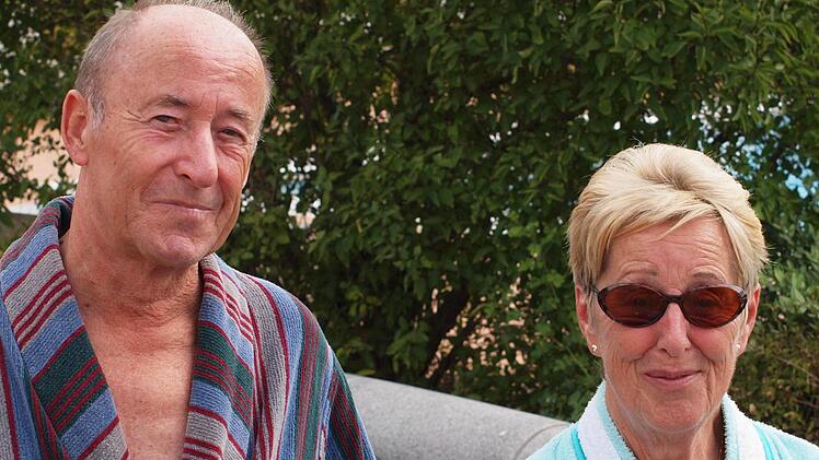Hans-Jürgen und Jutta Herrmann: "Wir kommen seit der Wende hierher, uns gefallen die gesamte Betreuung in der Anlage, die Hilfsbereitschaft und die Gastfreundlichkeit im Bistro. Wir haben rein gar nichts zu meckern."