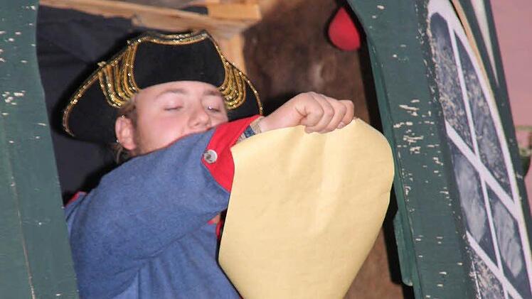 Aufführung des Märchens "Rumpelstilzchen" auf der Freilichtbühne im Schrimpf'schen Schloss  Foto: Dieter Britz