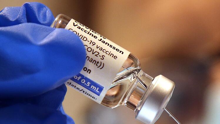 Wer mit "Janssen" geimpft ist, braucht zum "Boost" einen dritten Pieks.