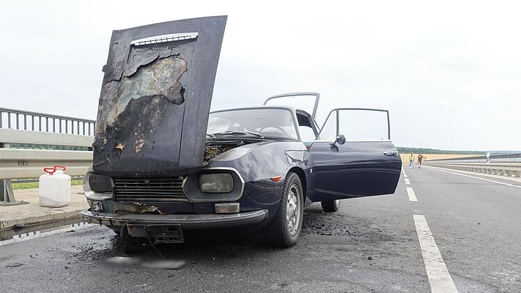 Oldtimer im Kreis Haßberge brennt
