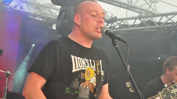 Acht Bands unterhielten vom Nachmittag bis weit nach Mitternacht die Punkfans. Foto: Simon Albrecht