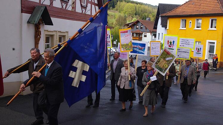 Mai-Kundgebung in Wallenfels. Foto: Heike Schülein