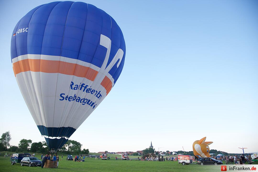 Jubiläumsausgabe: Zum 20. Mal hat die Raiffeisenbank Seebachgrund zu ihrem Ballonmeeting nach Hannberg eingeladen. Mehr als 2000 Menschen waren gekommen.