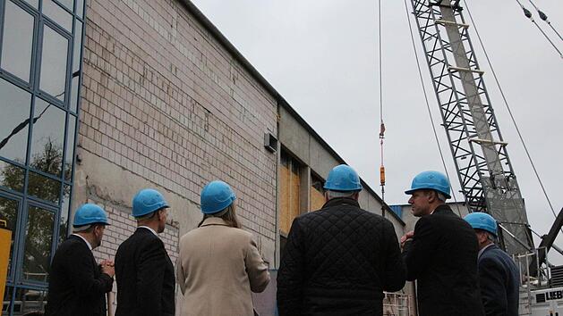 Baustellenbesichtigung: Die Arbeiten auf dem fr&uuml;heren Max-Carl-Gel&auml;nde sind schon in vollem Gange. Foto: Simone Bastian