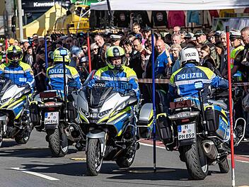 Die Motorradstaffel der Polizei M&uuml;nchen demonstriert bei der Motorradsternfahrt das Zusammenspiel von Fahrzeugbeherrschung, Teamwork und vorausschauendem Fahren.