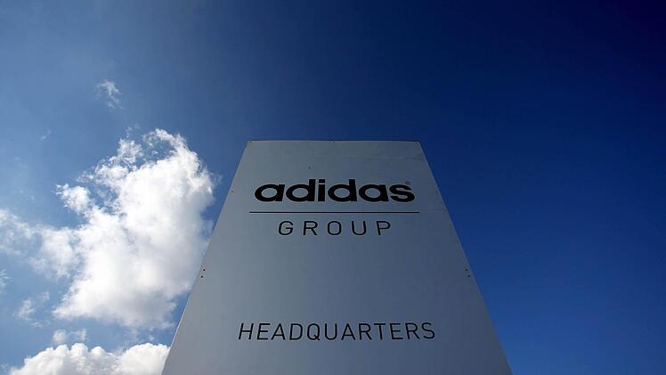 ...genauso wie Adidas. Foto: Daniel Karmann/dpa