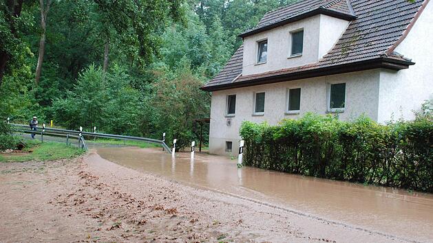 Überschwemmung an der Auffahrt zur Medau-Schule Foto: Christiane Lehmann