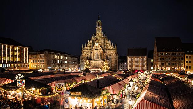 Der Christkindlesmarkt in N&uuml;rnberg wird am Freitag offiziell er&ouml;ffnet. Begehrt sind vor allem die Logenpl&auml;tze. Die Karten daf&uuml;r sind exklusiv. Foto: Florian Trykowski / mediathek.nuernberg.de