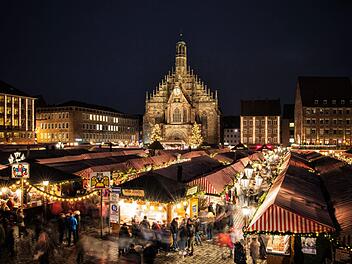 Der Christkindlesmarkt in Nürnberg wird am Freitag offiziell eröffnet. Begehrt sind vor allem die Logenplätze. Die Karten dafür sind exklusiv. Foto: Florian Trykowski / mediathek.nuernberg.de