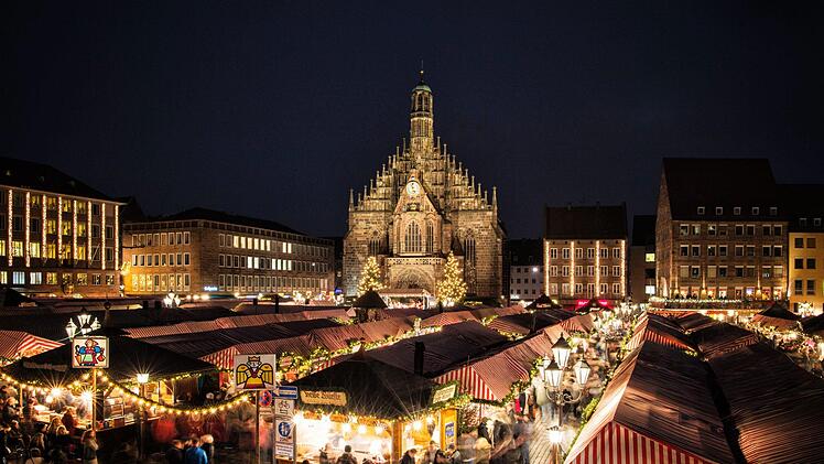 Der Christkindlesmarkt in Nürnberg wird am Freitag offiziell eröffnet. Begehrt sind vor allem die Logenplätze. Die Karten dafür sind exklusiv. Foto: Florian Trykowski / mediathek.nuernberg.de