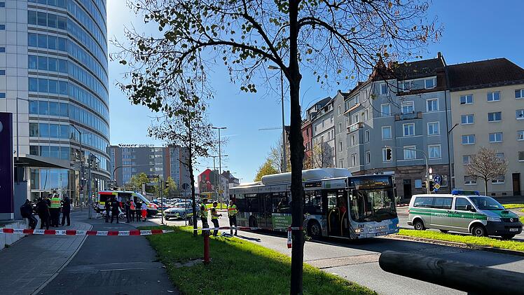 Fußgängerin von Bus erfasst