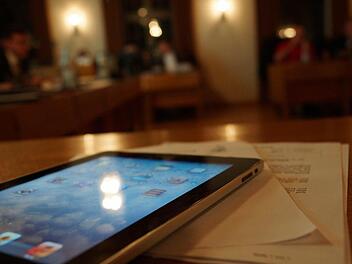 Tablets sollen bald die gedruckten Vorlagen ersetzen. Foto: Arkadius Guzy