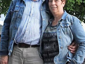 Rudolf Biener und Sabine Ennen beim vergangenen Besuch in Zeil, hier im Göller-Biergarten Foto: Andreas Lösch