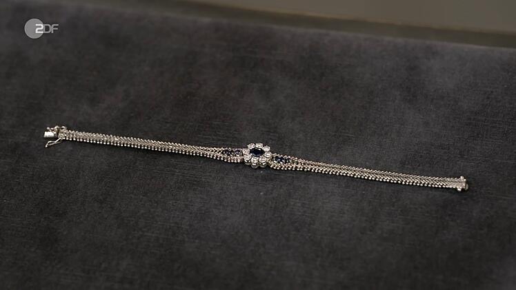 Ein Armband taxierte Patrick Lessmann auf 2.400 bis 2.600 Euro.