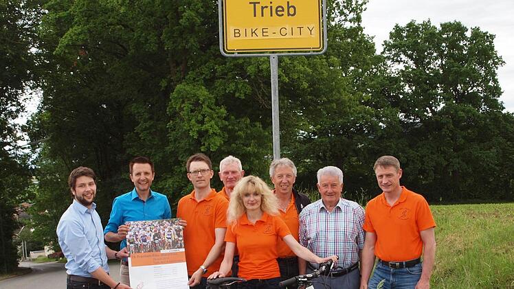 Das Organisationsteam mit Bürgermeister, Sportreferent und Citymanager Foto: Alfred Thieret