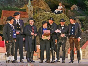 Der Gemeinderat ratlos  Foto: Luisenburg-Festspiele/Harald Dietz