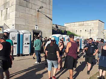 Verstopfte Toiletten und lange Schlangen - nicht ungewöhnlich bei Rock im Park 2019. Ist das auch der Grund für das gesteigerte Aggressionspotenzial? Foto: Tobias Utz