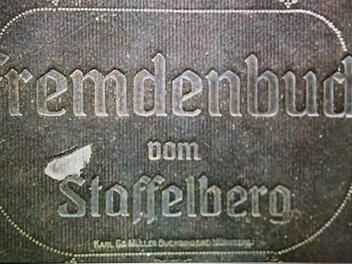 Der Einband eines Fremdenbuches vom Staffelberg Foto: Ernst P. Wagner