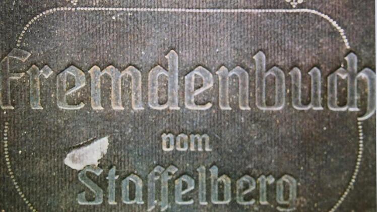 Der Einband eines Fremdenbuches vom Staffelberg Foto: Ernst P. Wagner