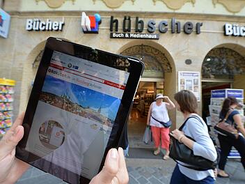 Das Medienhaus Hübscher hat einen eigenen Onlineshop, eine App und ist auf Online-Marktplätzen wie Rakuten.de präsent. Foto: Ronald Rinklef