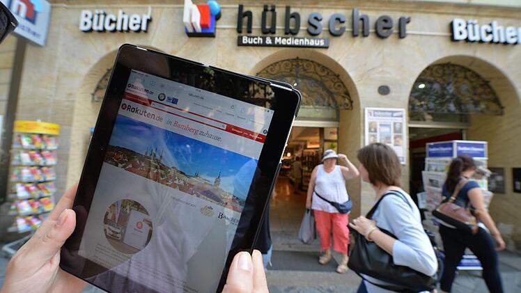 Das Medienhaus Hübscher hat einen eigenen Onlineshop, eine App und ist auf Online-Marktplätzen wie Rakuten.de präsent. Foto: Ronald Rinklef