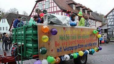 Werbung für den Nachwuchs machte die Jugendfeuerwehr Untermerzbach die ihr Hobby wunderbar findet.  Foto: Helmut Will