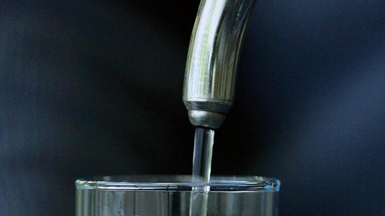 Der Stadtrat von Bad Staffelstein erhöhte die Gebühren für Trinkwasser deutlich ab 1. Januar 2017 . Foto: Patrick Seeger dpa