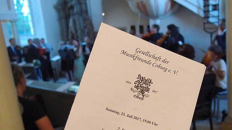 Impressionen von der Ahorner Serenade mit dem Collegium musicum Coburg unter Leitung von Thomas EhrleFoto: Jochen Berger