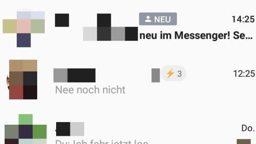 Er ist neu, er ist von Snapchat geklaut und er verr&auml;t einiges &uuml;ber das Chatverhalten des Nutzers: der gelbe Blitz. Bild: Screenshot