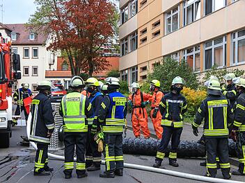 Chlorgas in Rehaklinik in Bad Kissingen freigesetzt: Zehn Personen verletzt, &uuml;ber 100 Personen evakuiert.