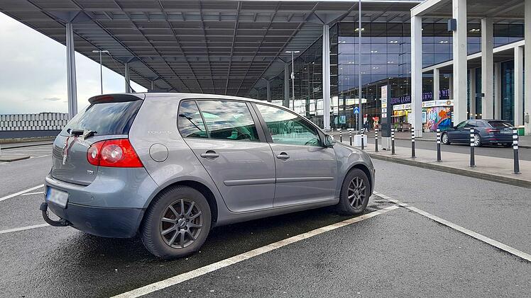 200.000 Euro Parkgebühren für Flughafen-Dauerparker - muss er aber wirklich zahlen?