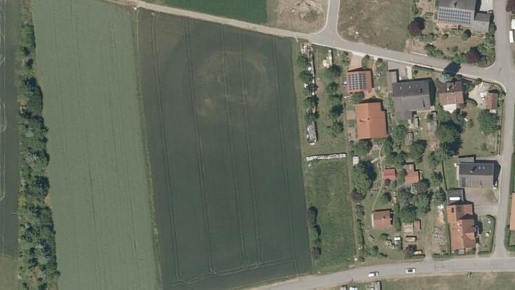 Kleine Sensation im Kreis Coburg: Mittelalterliche Befestigungsanlage unter Acker gefunden