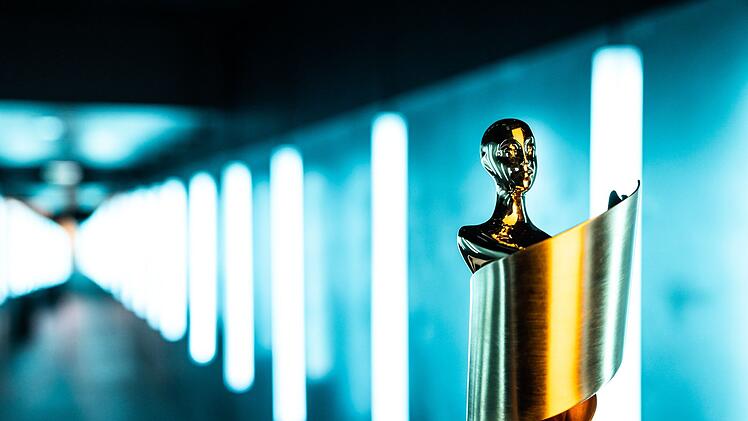 Das Objekt der Begierde: Die "Lola"-Statuette soll an deutsche Film-Erfolge wie "Der Blaue Engel" oder "Lola rennt" erinnern.