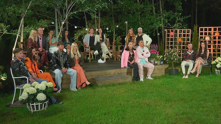 Zwei dieser Paare müssen in Folge 8 gehen.