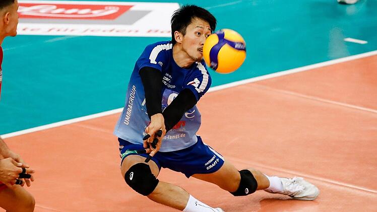 Der japanische Libero Shunsuke Watanabe hatte am Sonntag im Auswärtsspiel in Unterhaching seinen ersten Einsatz im Trikot der Heitec Volleys. Foto: Daniel Löb