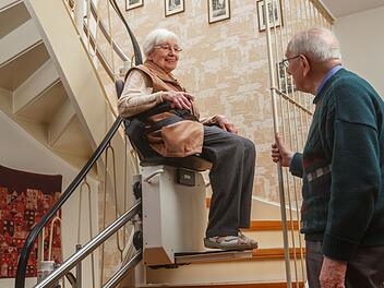 Sitzlifte ermöglichen Mobilität im eigenen Zuhause.