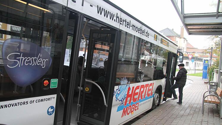 Die Stadt Kulmbach hat großen Wert darauf gelegt, dass die Stadthallenhaltestelle auch während der Bauphase angefahren wird. Foto: Sonny Adam