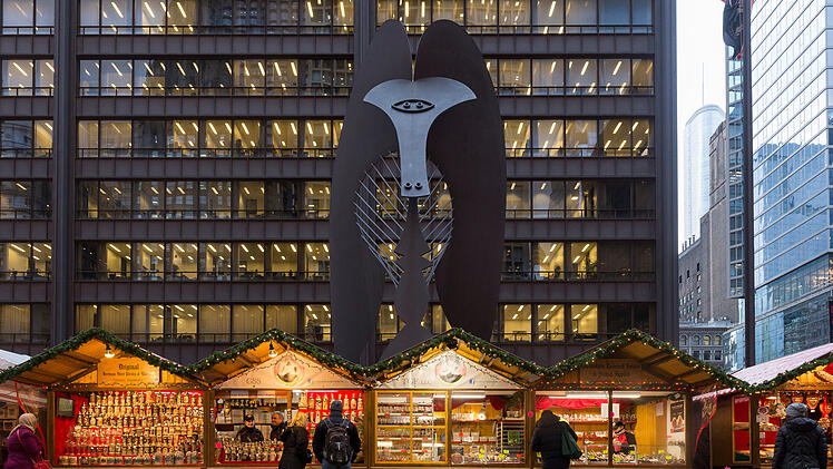 Kuriose US-Christkindlesmarkt-Kopie sorgt für Begeisterung - mit Nürnberger Bratwurst und Glühwein