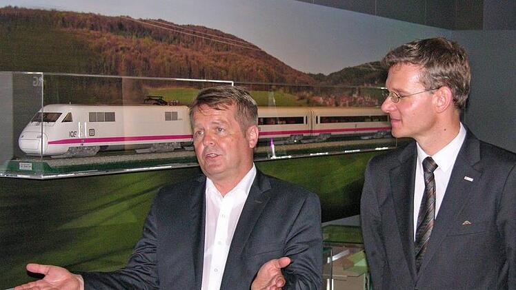 "Ausstellungsmacher" Dr. Rainer Mertens und Museumsdirektor Dr. Oliver Götze.