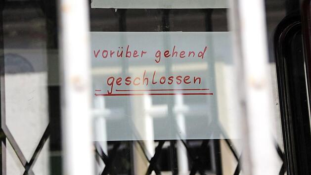 Sofern vorhanden, versperren schwere Gitter die Zugänge.