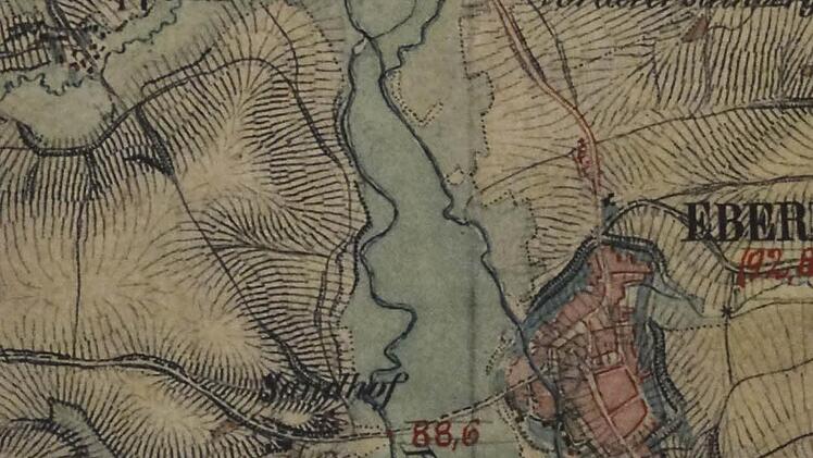 Das ist eine historische Karte aus den Jahren 1817 bis 1850. Damals hatte die Baunach noch einen natürlichen, stark mäandrierenden Verlauf.