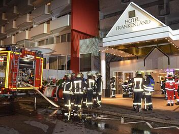 In einem Hotel in Bad Kissingen hat es in der Nacht auf Mittwoch gebrannt. Das Feuer brach in einem Lagerraum aus.  Fotos: Peter Rauch
