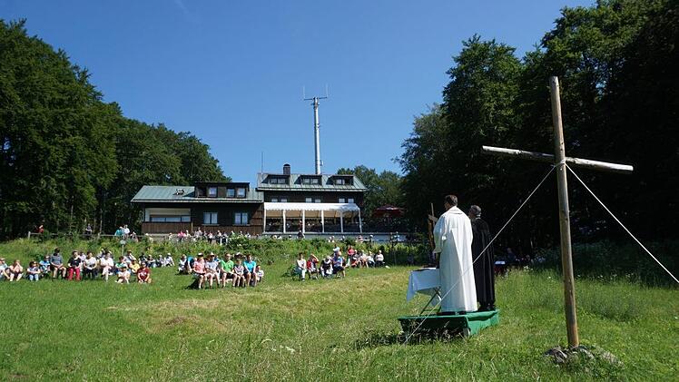 Zweiter ökumenischer Berggottesdienst am Neustädter Haus mit Dekan Dr.  Matthias Büttner und Dekan Dr. Andreas Krefft.Marion Eckert