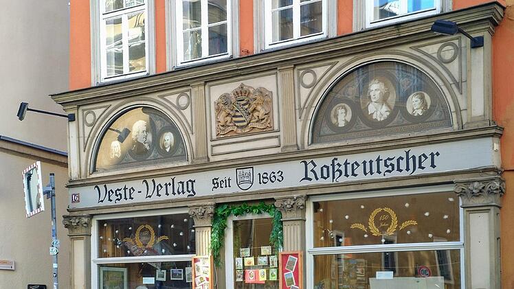 In diesem historischen Gebäude in der Steingasse ist das Geschäft des Veste-Verlags untergebracht.Foto: Jochen Berger
