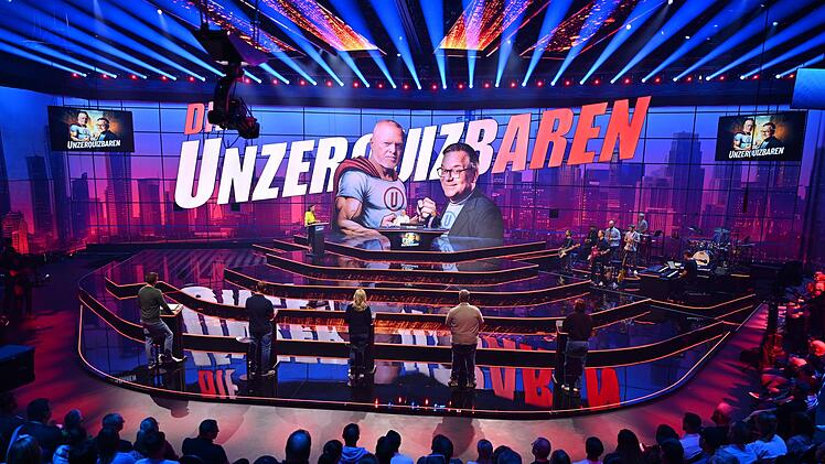 Riesenstudio für eine gigantisch lange (195 Minuten netto) Sendung. Bei "Die Unzerquizbaren" wurde nicht gekleckert.