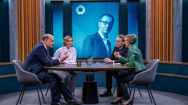 Moderatorin Caren Miosga (zweite von links) analysierte mit ihren G&auml;sten die Ergebnisse der Landtagswahl in Baden-W&uuml;rttemberg.