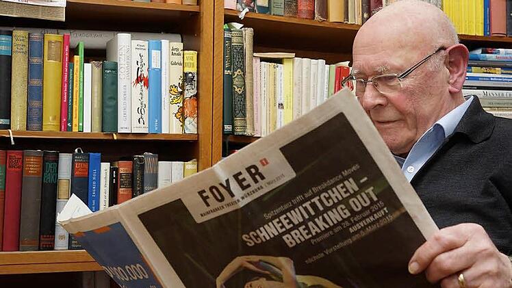 Heribert Schilling verfolgt die Entwicklung des Mainfranken Theaters Würzburg sehr genau. Foto: Arkadius Guzy