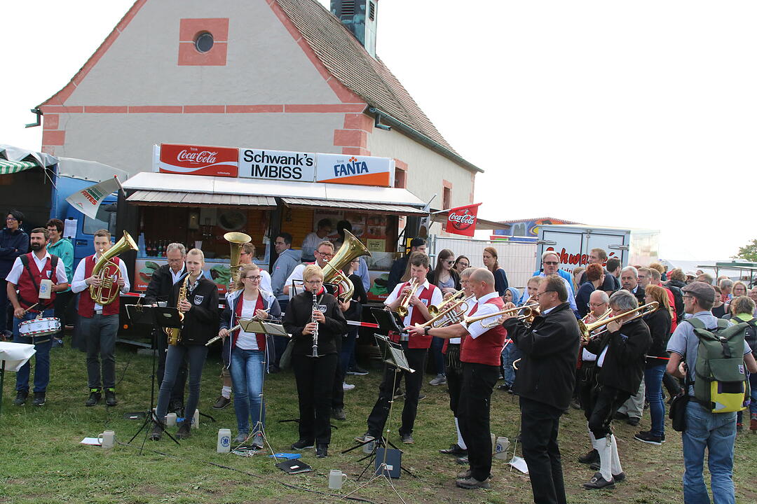 Walberla-Fest 2018: Bieranstich und Baumstellen auf dem Walberla